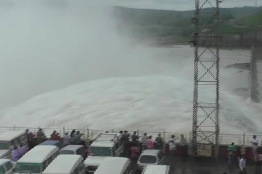 Building the Hirakud Dam: A Modern Monument